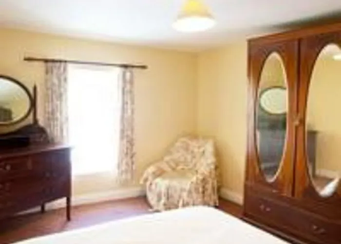 Jack O'rourke's Bar & Bed & Breakfast